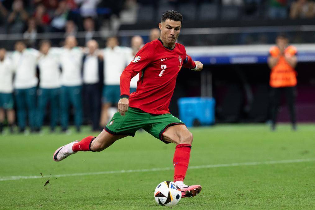 他通过垂直 他通过垂直