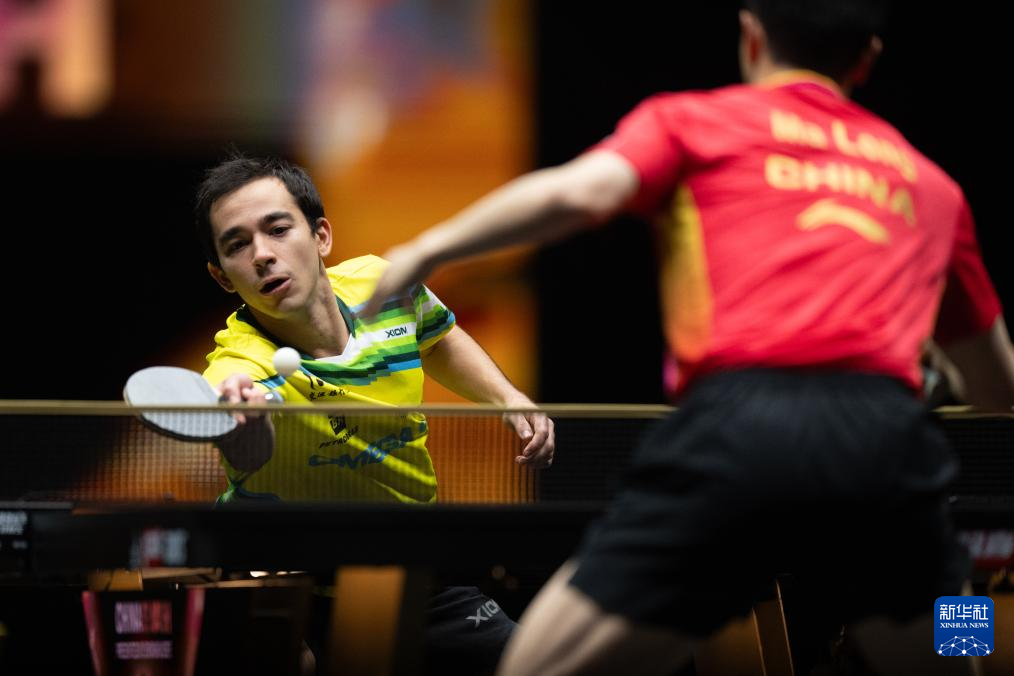 前锋顺势斜 前锋顺势斜